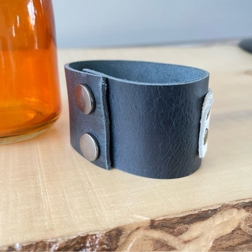 $49 SALE Handmade Leather Cuff Bracelet 7” Dark Blue White Gunmetal Men Women - Picture 7 of 8